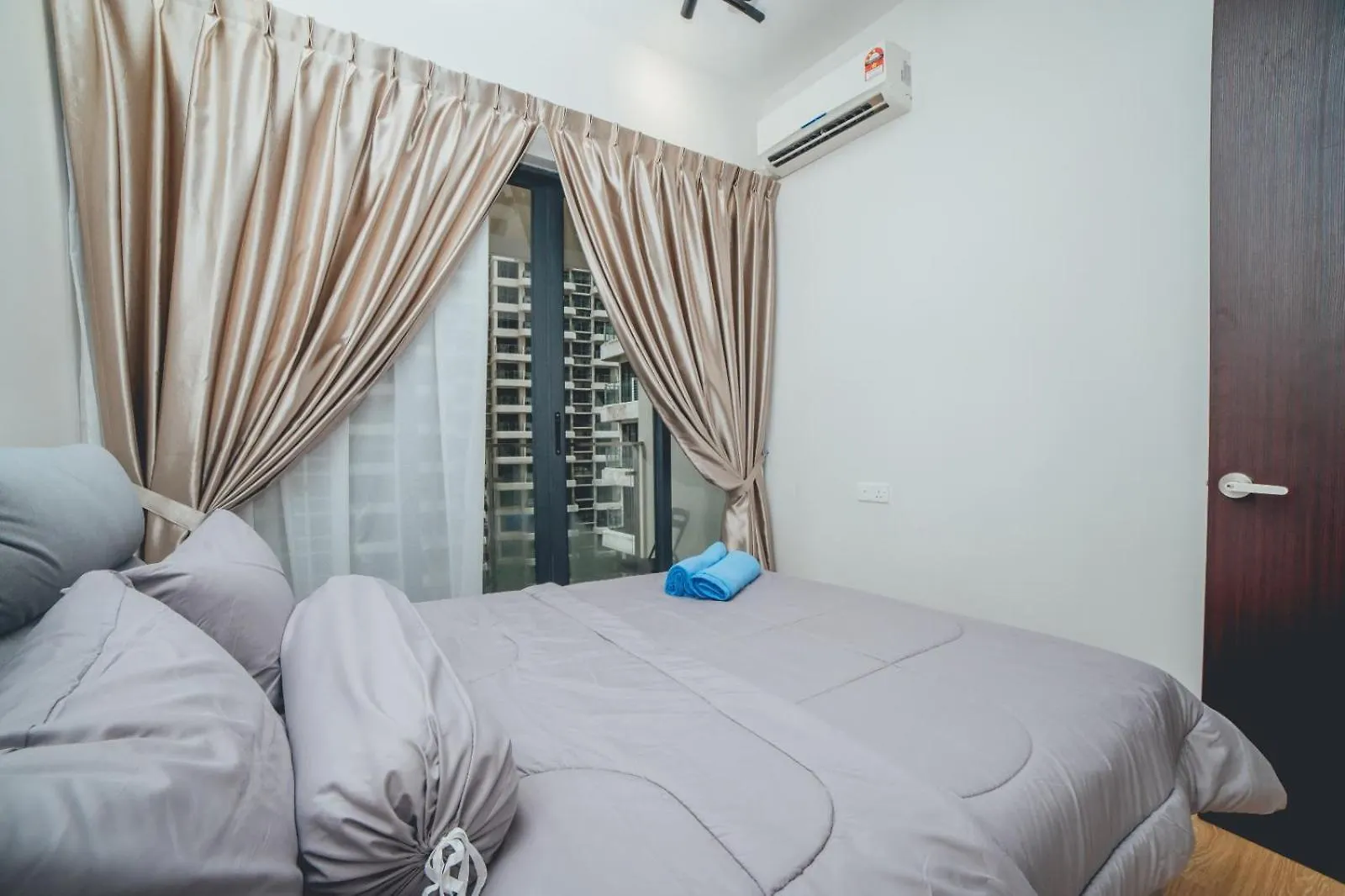 Danga Bay Coastal Serenity 3Br 6Pax W Balcony By Our Stay Johor Bahru Apartment
